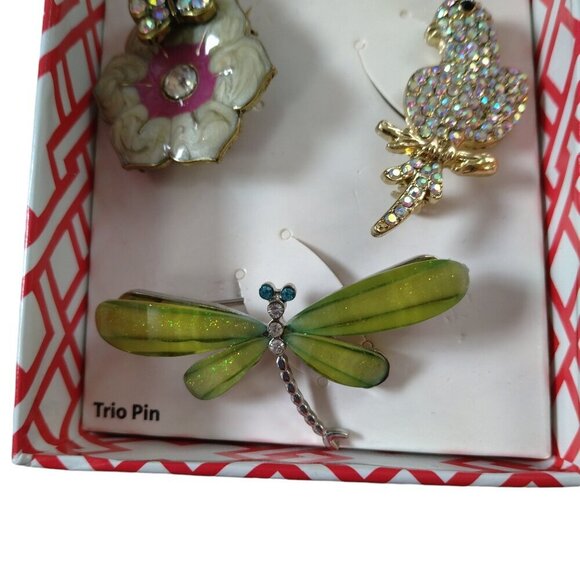 Jaclyn Smith Trio Pin Set Dragonfly Bird Butterfly On Flower Brooch NIB - Picture 4 of 6